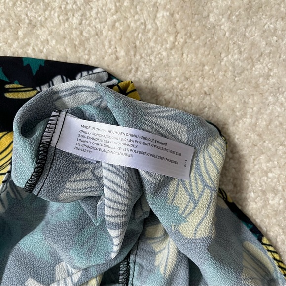 Eloquii Asymmetrical Floral Blouse Womens 24P Ruffle Peplum Pullover Partial Zip - Picture 4 of 8